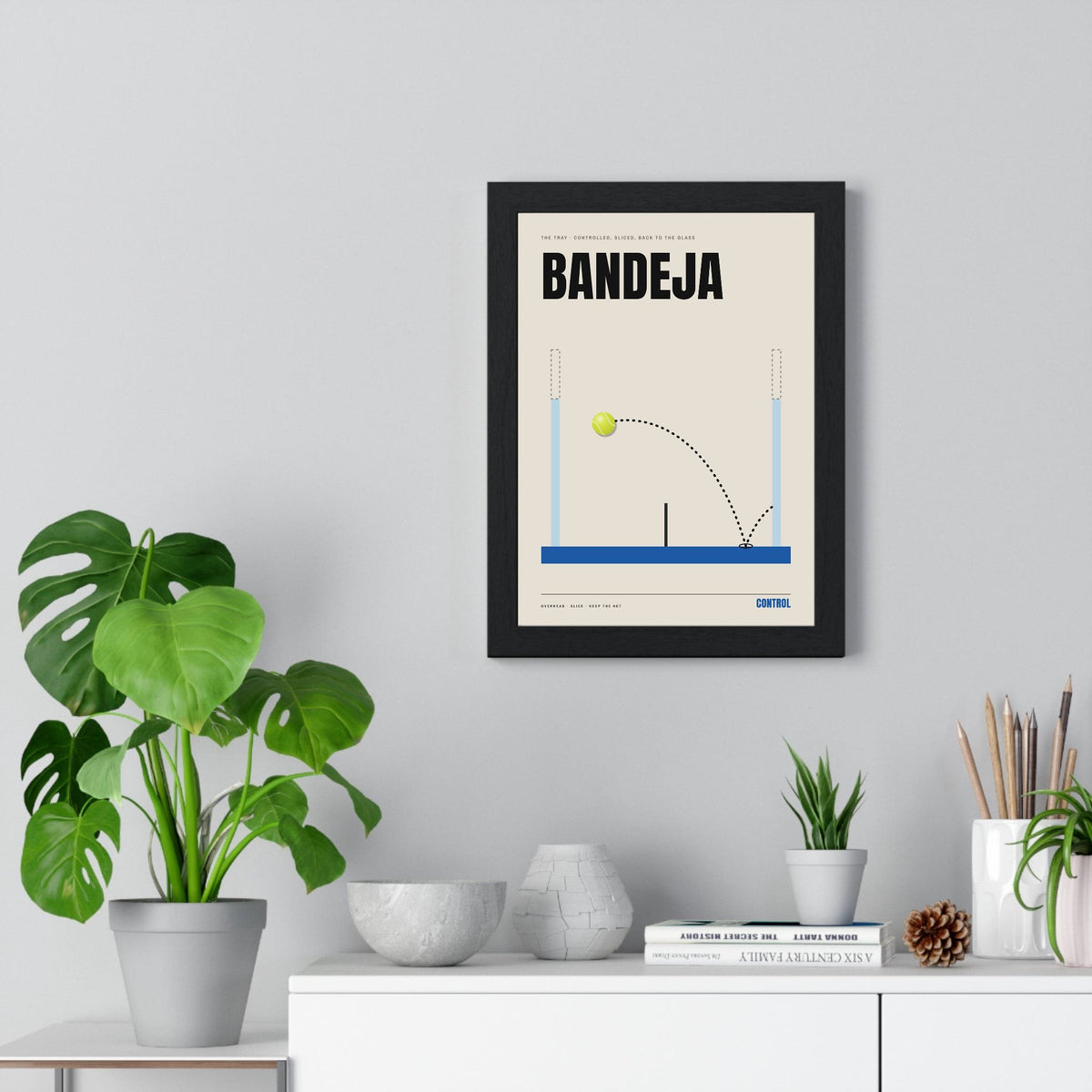 Bandeja Padel print framed on a living room wall