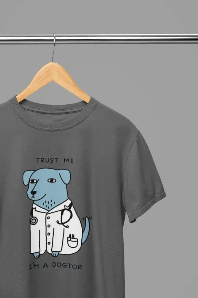 Clothing Trust Me I’m a Dogtor T-Shirt or Sweatshirt – Funny Vet Gift or Dog Lover Tee Poster Kingz